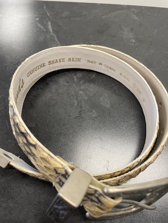 Lee Sands Vintage Beige Snakeskin Leather Belt with Engraved Buckle main image 8